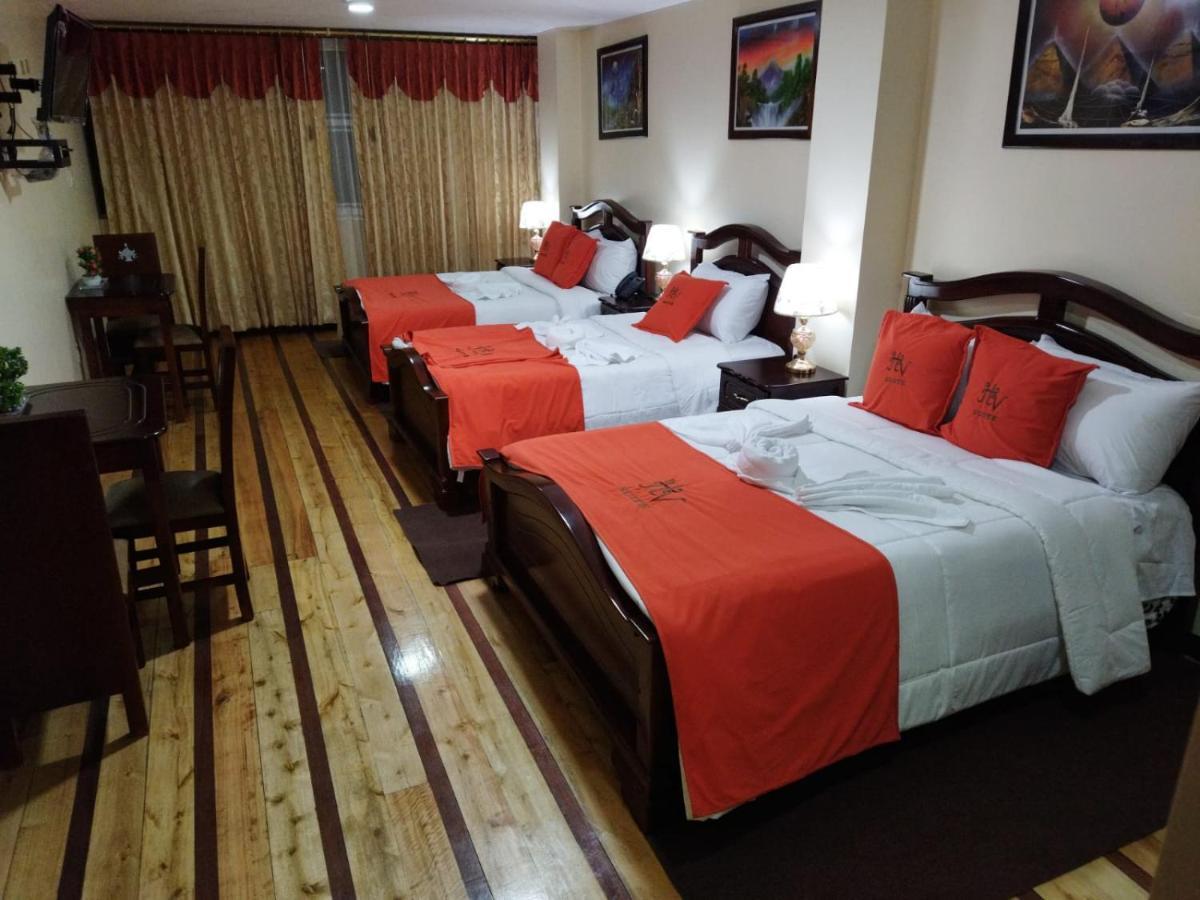 Hotel Velanez Suite Ріобамба Екстер'єр фото
