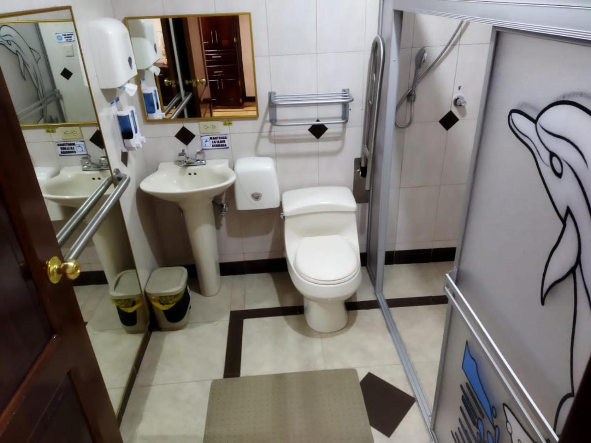 Hotel Velanez Suite Ріобамба Екстер'єр фото