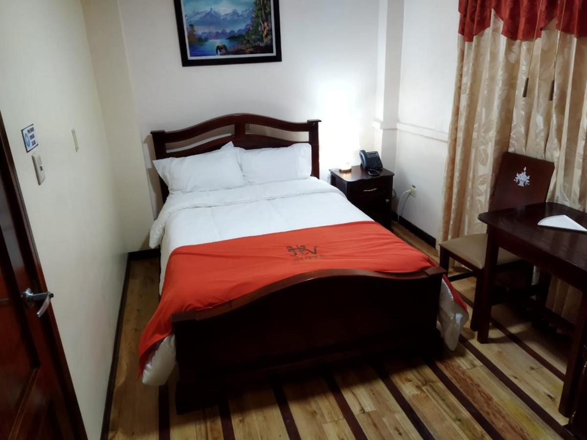 Hotel Velanez Suite Ріобамба Екстер'єр фото