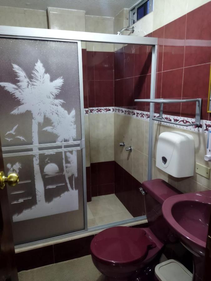 Hotel Velanez Suite Ріобамба Екстер'єр фото