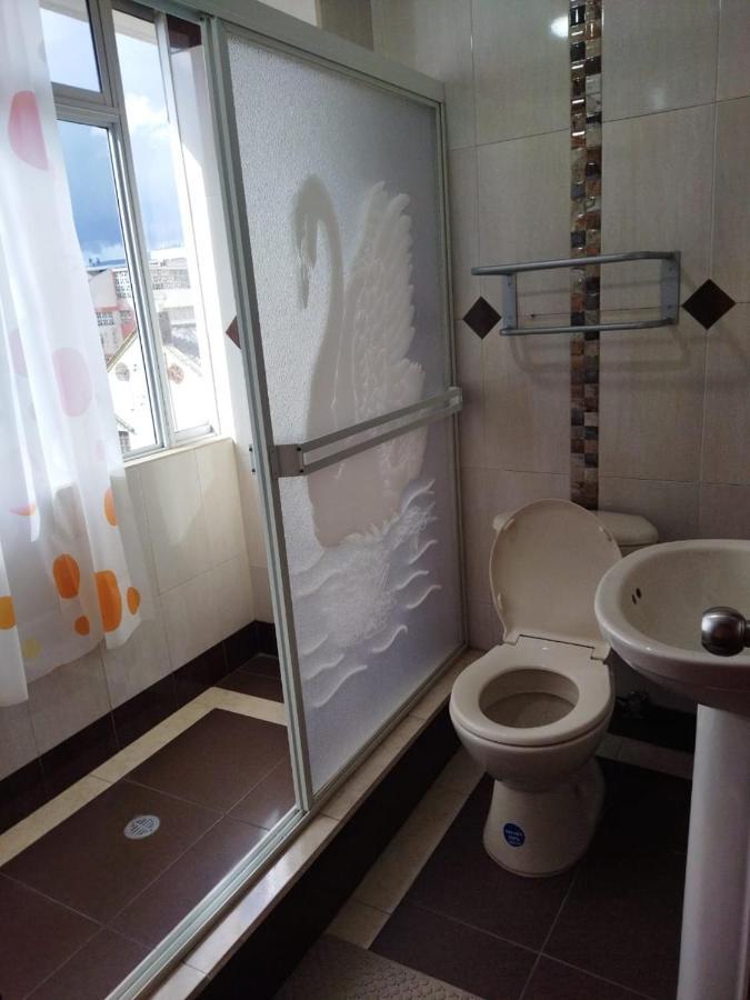 Hotel Velanez Suite Ріобамба Екстер'єр фото