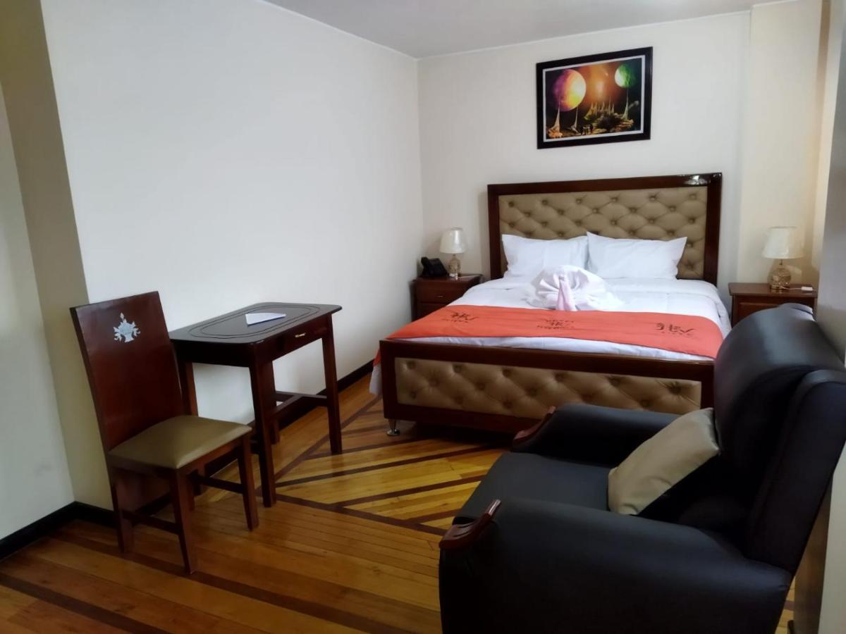 Hotel Velanez Suite Ріобамба Екстер'єр фото