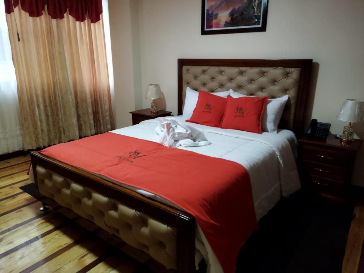 Hotel Velanez Suite Ріобамба Екстер'єр фото